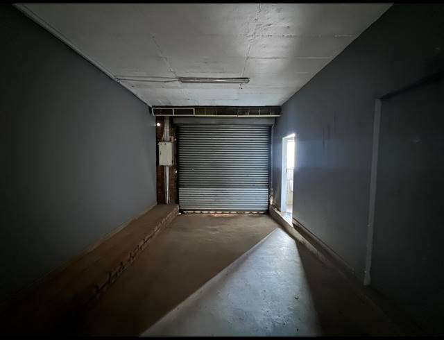 290M² WAREHOUSE TO LET IN HENNOPSPARK
